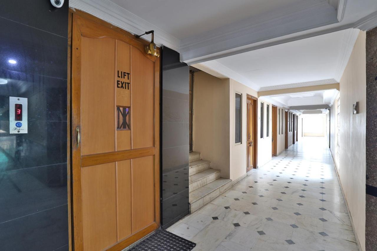 Spot On Hotel Decent Ананд Экстерьер фото