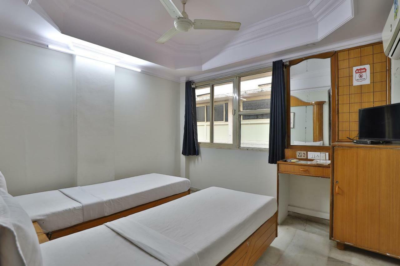 Spot On Hotel Decent Ананд Экстерьер фото